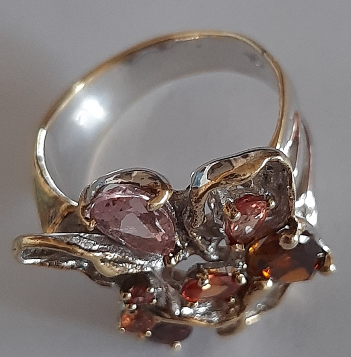 Anello con smeraldi