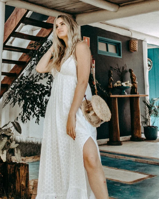 Semplicemente sofisticato: White Brisk Ensemble1Taupe XS